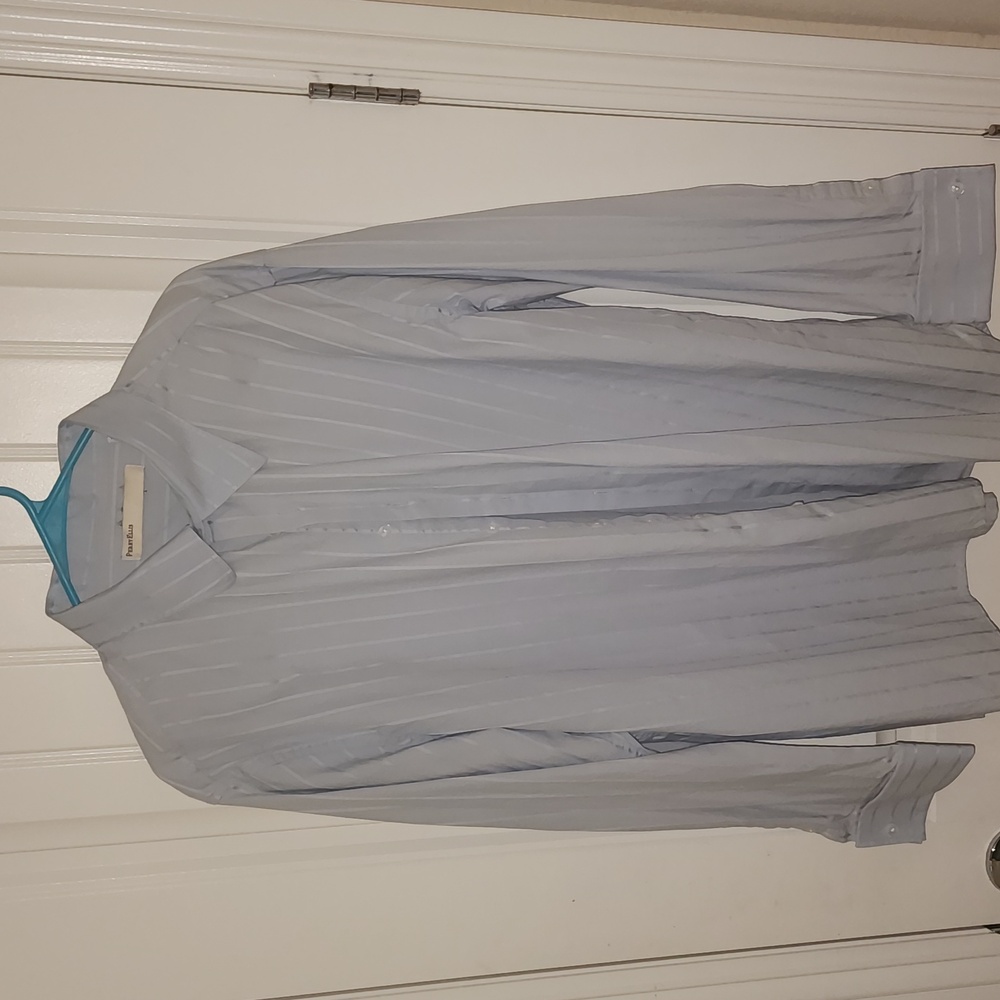 Long-sleeved dress shirt